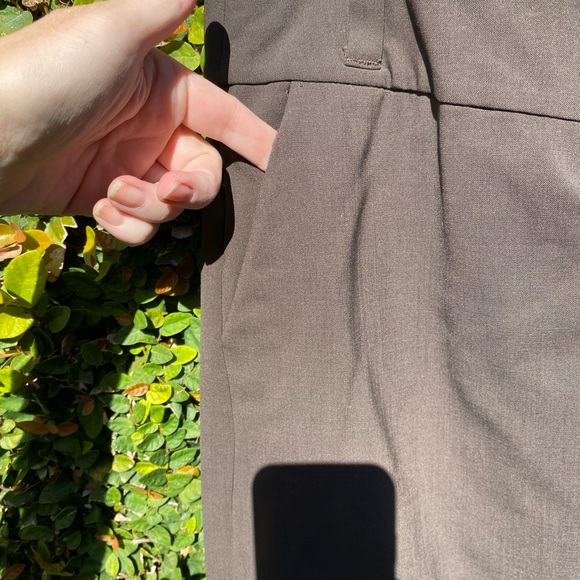 Brown mini skirt, size small - Picture 4 of 4